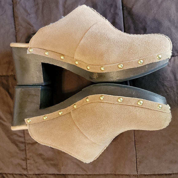***UGG Clogs*** - Picture 5 of 16